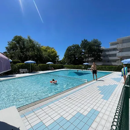 Comfortable Flat By The Pool-beahost 아파트 비비오네